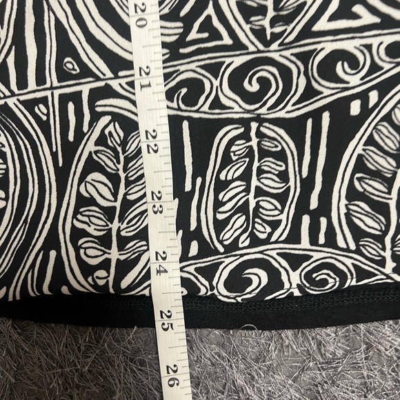 Loft Black & White Patterned Blouse! - Picture 11 of 13